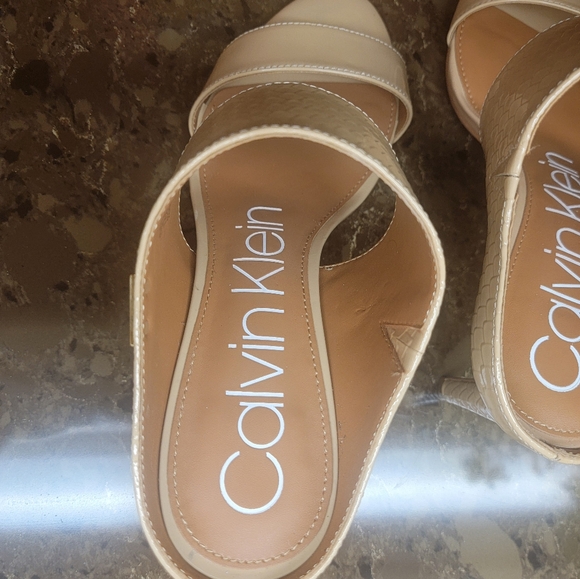 Calvin Klein Cecily Patent/Python Patent Open Toe Sandles with Heels. - Picture 4 of 8